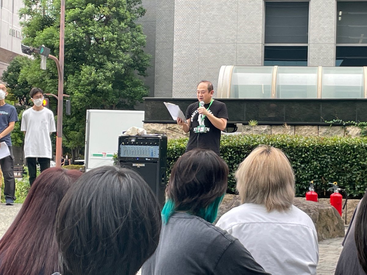 本日、避難訓練を行いました✊ 万が一の時に身の安全を確保するため、詳しい説明をしっかり聞き、消火器の使い方などのレクチャーも受けました🌈 安全な学園生活を送るため、こういった取り組みもしっかり行なっています🫡