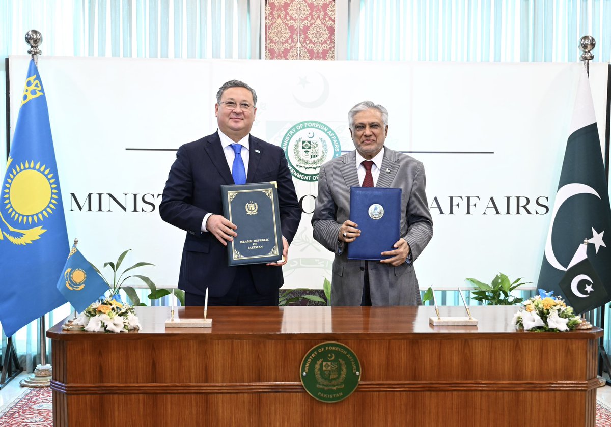 🇰🇿🤝🇵🇰 Қазақстан Сыртқы істер министрі Пәкістанға ресми сапармен барды

🇰🇿🤝🇵🇰 Министр иностранных дел Казахстана прибыл с официальным визитом в Пакистан

🇰🇿🤝🇵🇰 Kazakh Foreign Minister Arrives in Pakistan on Official Visit

gov.kz/memleket/entit…