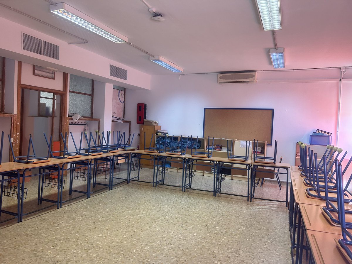 Comenzamos en unos minutos. Nuevo año, nueva localidad, nuevo cole, nuevo alumnado, nuevas ilusiones… Con nostalgia tras un verano precioso y mágico, ponemos rumbo a un nuevo y esperemos que gran curso escolar. ¡Suerte compis de tiza!