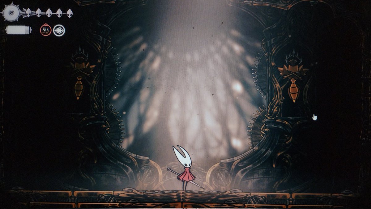 aleph_echo's tweet image. Why did this fight feel so heavy near the end😭😭#silksong #hollowknightsilkong 
Spoiler:

In last phase when only one of them was there I thought it will go faster but it went slower and it broke me 😭😭