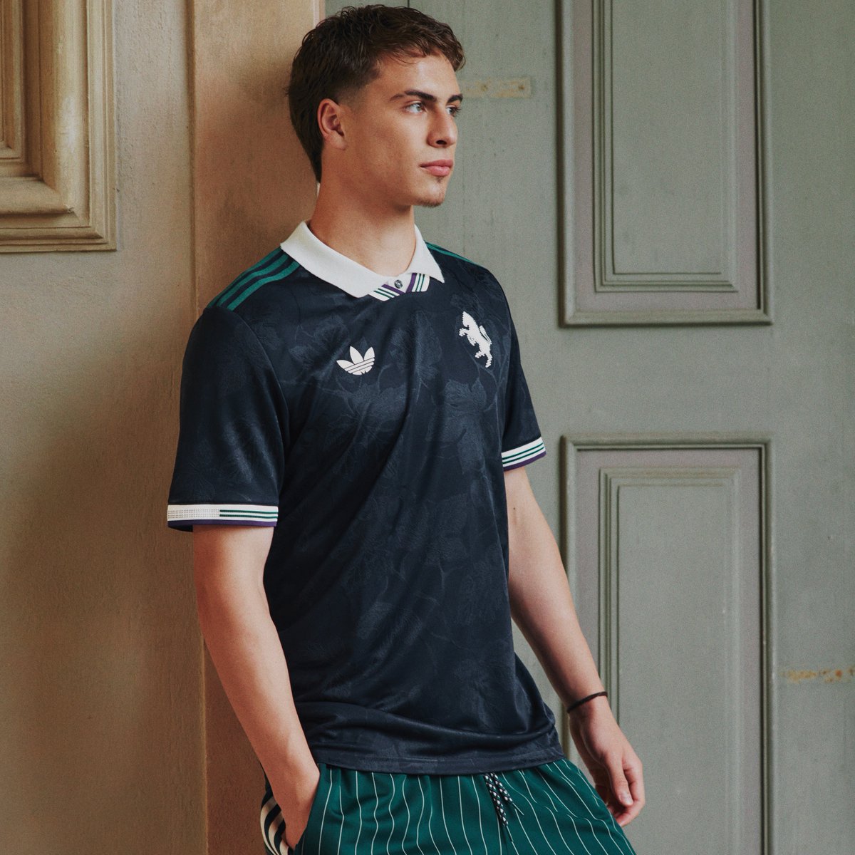 juventusfc's tweet photo. Raccolta, maturata, svelata. La terza maglia, stappata.

@adidasfootball