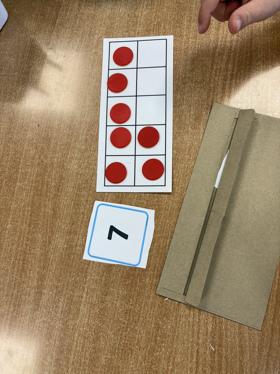 latimerprimary's tweet image. #ClassKB are representing numbers on a tens frame this morning. Super work. 
#enthusiasm #Latimermaths