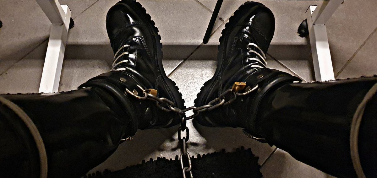 Gimp. Locked. Chained.