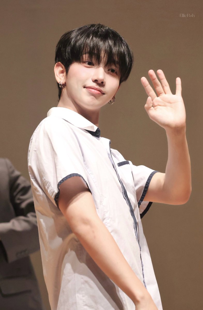 amnesiag9's tweet photo. 쌤 좋아
                                                    어?
좋은아침ㅎㅎ
                                              괜히 말 줄이지 말아라~ https://t.co/ppeWdCwsFO