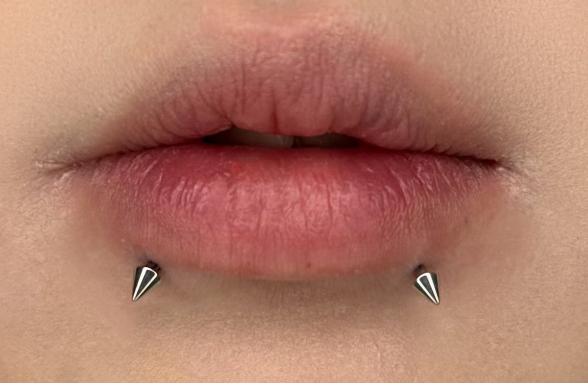 穿孔好上瘾啊，谁能赞助我一下啊 还想穿 #杭州穿孔 #杭州伪娘 #杭州约拍 #杭州ts #杭州cd #杭州线下 #杭州男娘 #mtf #穿孔