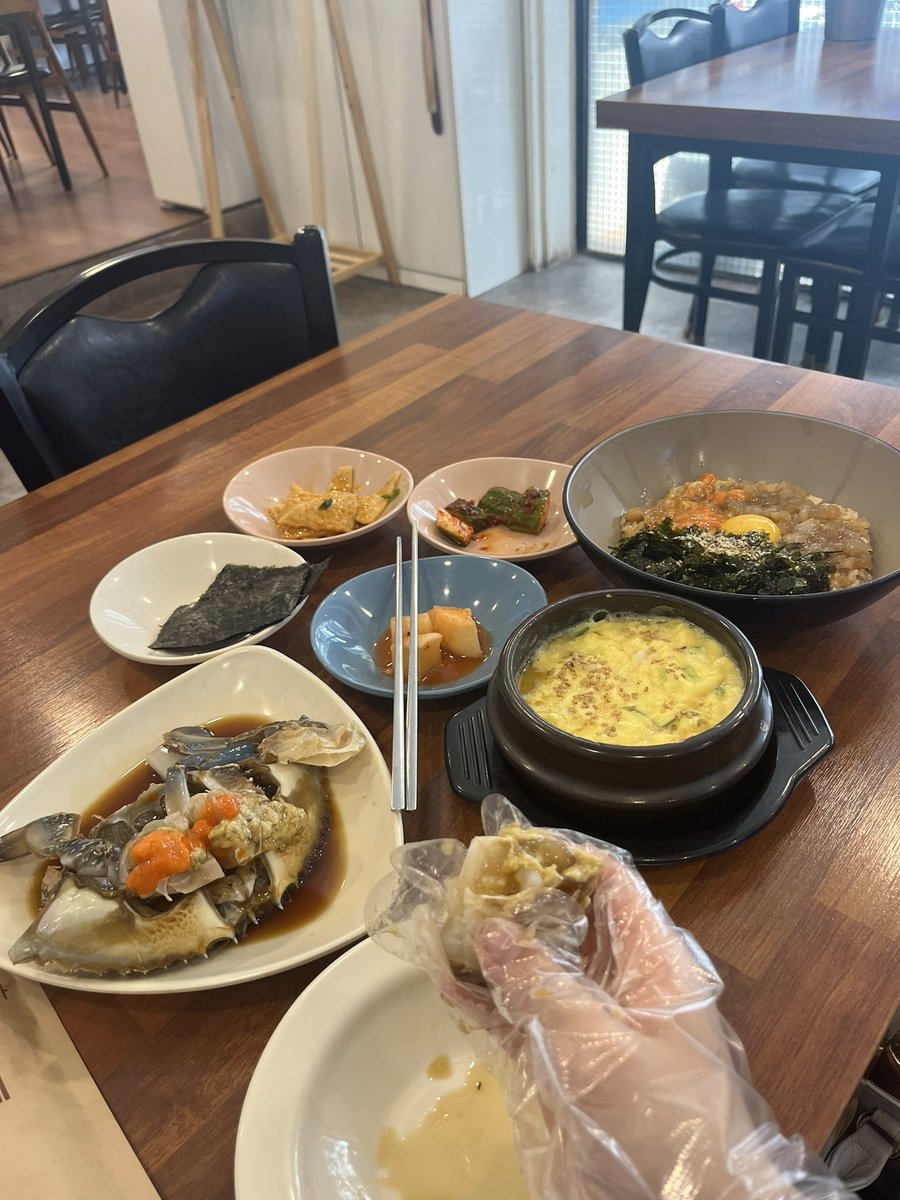 新年7度目渡韓☀️
今後の人生でこの日を忘れることはないでしょう☀️あとふらっと入った飲食店が芸能人御用達だったらしくて価格に目がぶっ飛んだよ☀️これで9000円くらいわあ😭☀️