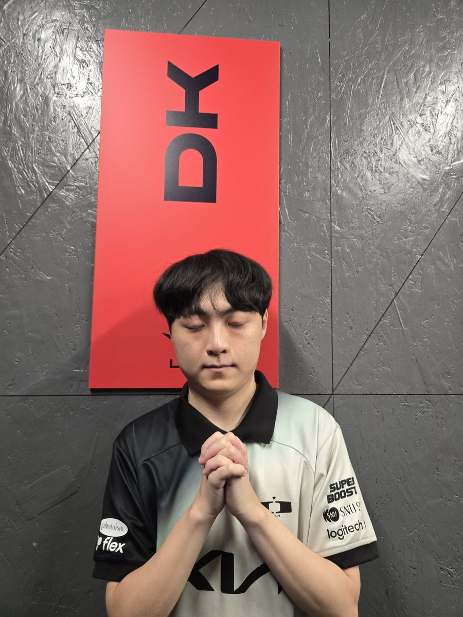 sixdogmarket's tweet photo. #DKWIN #JustFighting
2세트 파이팅 https://t.co/OB0EbkAa6r
