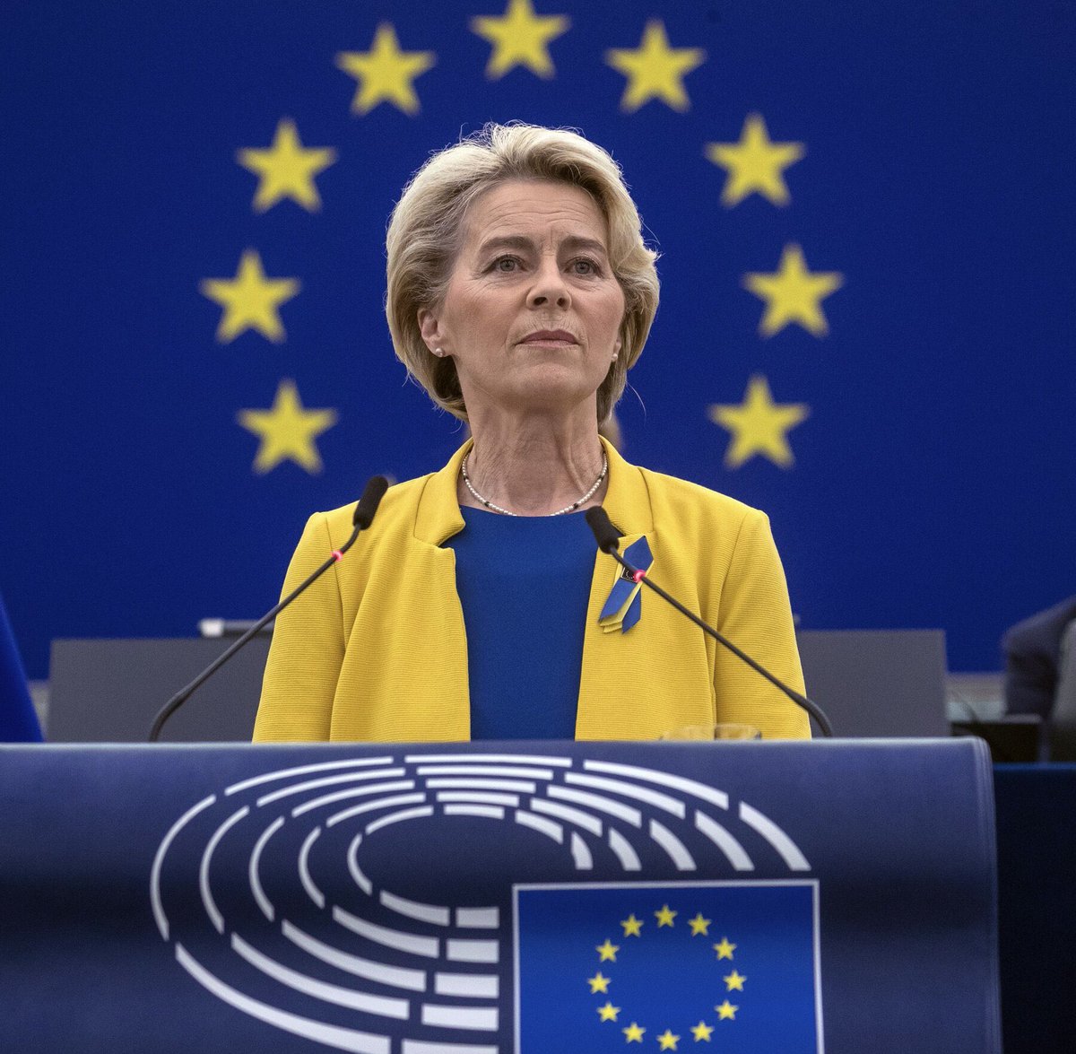 BREAKING:

Ursula von der Leyen comments on Russia’s drone swarm attack against Poland:

“We will launch an 'Eastern Flank Watch' programme to improve real-time surveillance of EU countries bordering Russia.

We will build a drone wall”

🇪🇺🇵🇱