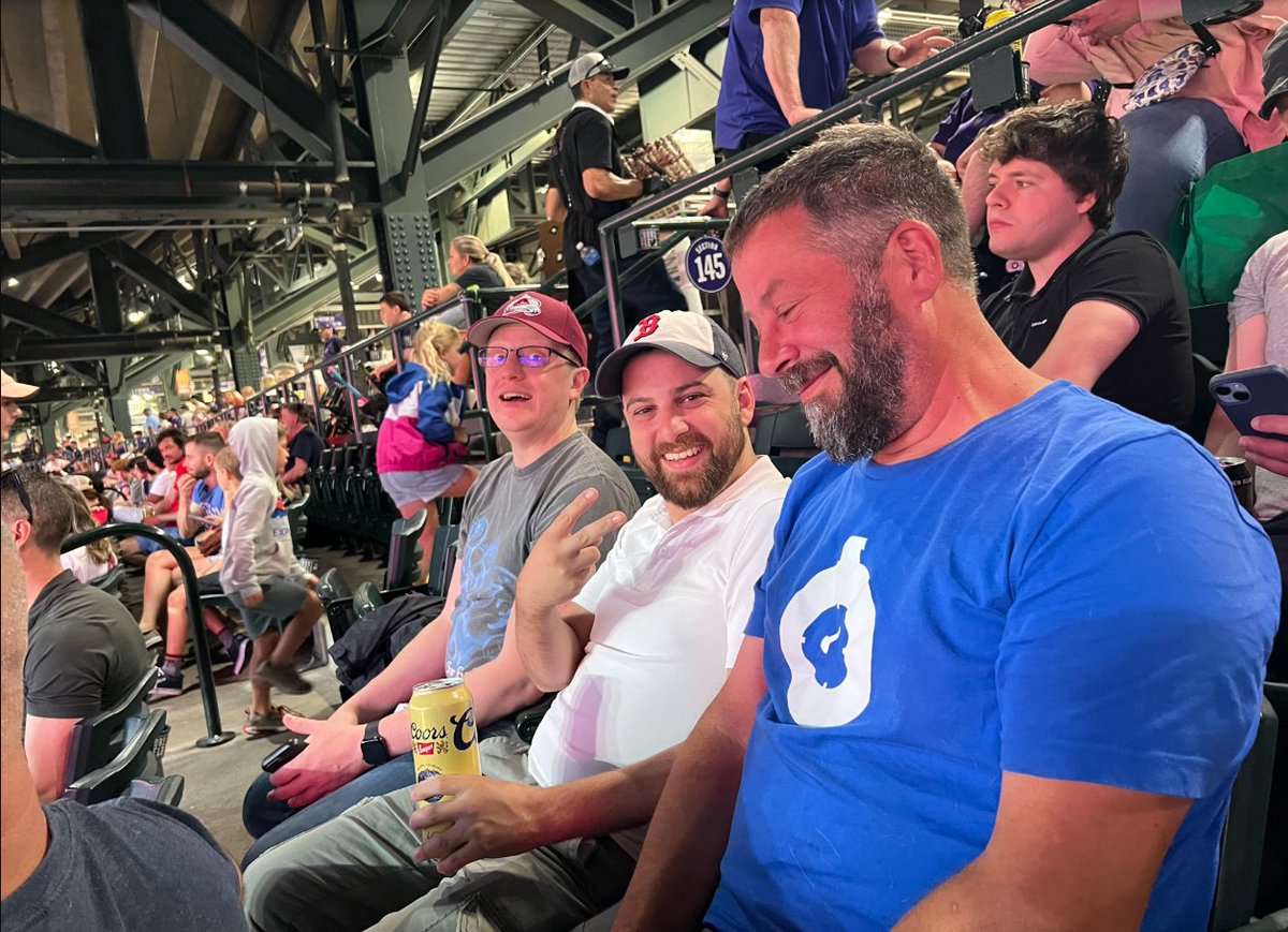 FastlyJapan's tweet image. 先日、アメリカ勤務のメンバーで野球観戦に行ってました⚾️🇺🇸

Fastlyでは、定期的に世界各国で社内イベントが行われています。実現してくれた皆さん、そして仕事の場でも交流の場でも Fastly を素晴らしい場所にしてくれている仲間に感謝します💙✨

#LifeAtFastly