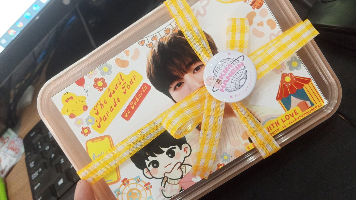 _notpriority's tweet image. 🎠THE LAST PARADE TOUR IN JAKARTA FREEBIES 🎠
by : @_notpriority 

📍13 Sept, The Kasablanka Hall Jakarta 
⏰TBA
‼️Limited Quantity 
😶‍🌫️Yang mau trade, boleh DM yaa~

See u at the venue ID's 🖤🖤🖤

#TheLastParadeTourinJakarta 
@shxx131bi131 @131online