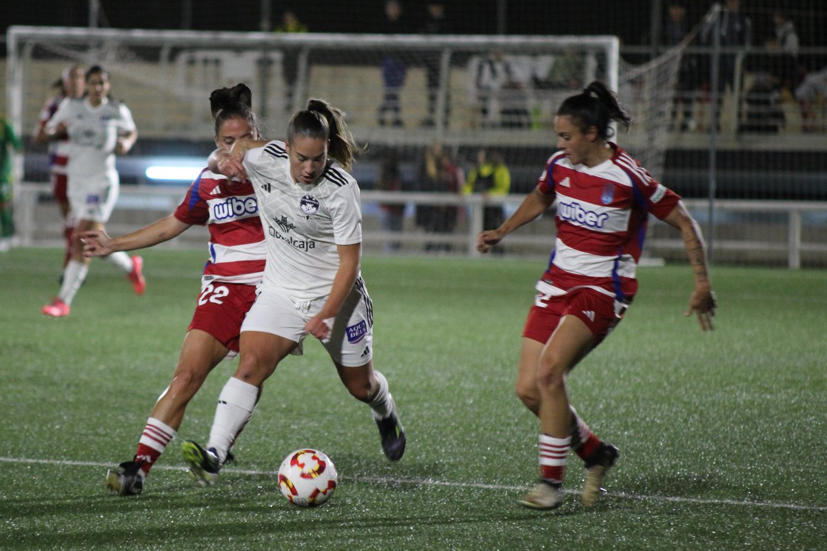 FFCM_es's tweet photo. 🏆 El @FundaAlbaFem sale a escena en la Copa de SM la Reina

▶️ Las albaceteñas se medirán a domicilio al @CVFFemenino 

📸 CD Alba Funda

🔗 https://t.co/FMSx8p6Mj1

#somosCLM | #futfemCLM https://t.co/6wKjuVWbZ9