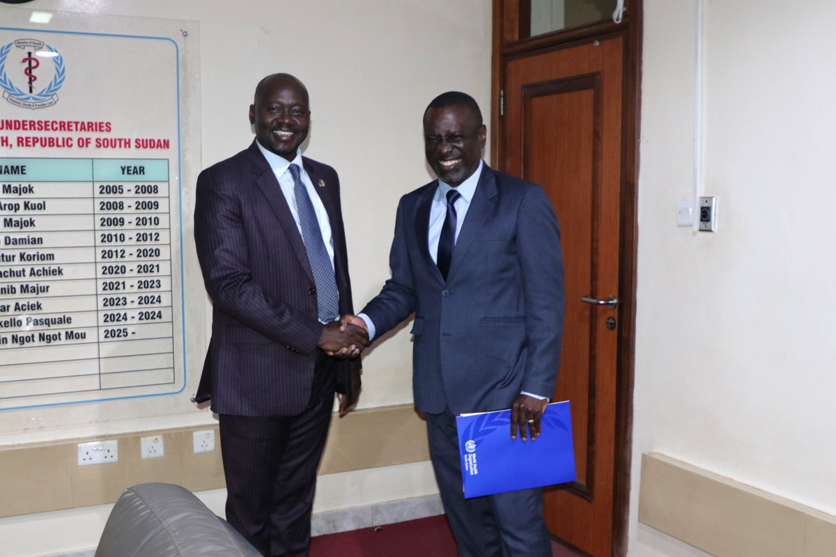 WHOSouthSudan's tweet image. A productive meeting with Dr. Kennedy Gaaniko, the new Undersecretary of @MoHRSS2011! 

Dr @karamagih, @WHOSouthSudan Rep extended congratulations, and affirmed @WHO commitment to a stronger partnership with #MoH in advancing the health and well-being of all in #SouthSudan.