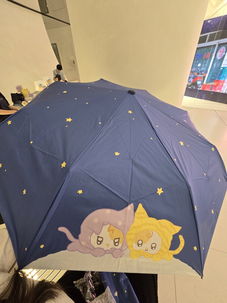 jieunjebikkot's tweet photo. The detail on the umbrella 🥹💜 https://t.co/0MZIpmONy2