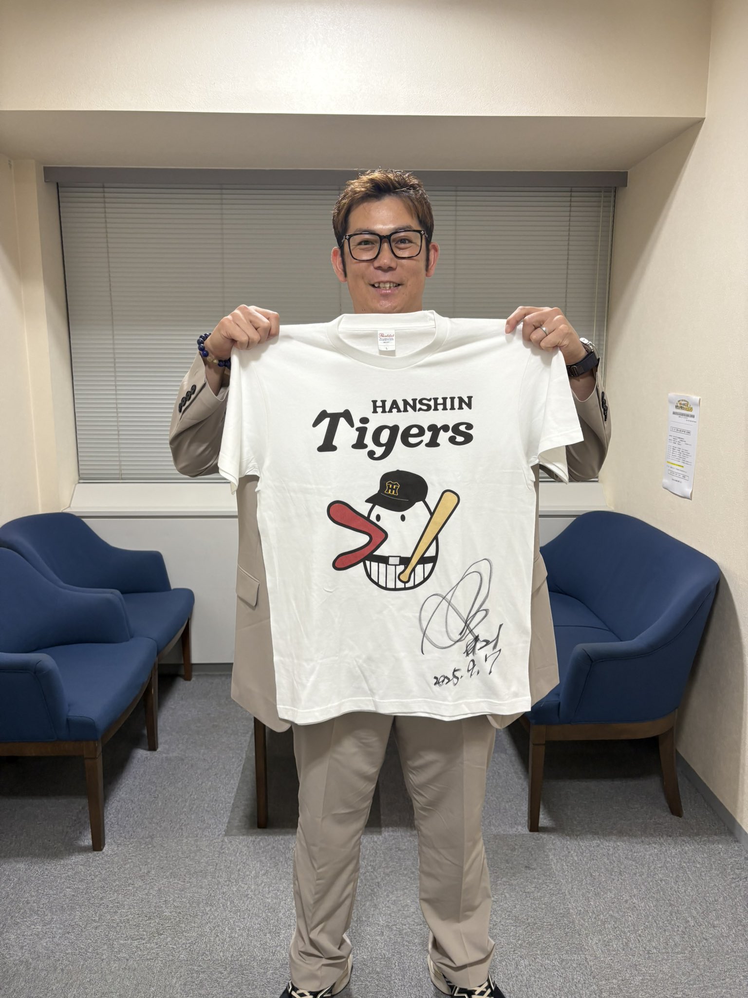 あやり様　宜しくお願いします 楽天市場】光と音で扉の向こう側に人の接近をお知らせ 激突防止