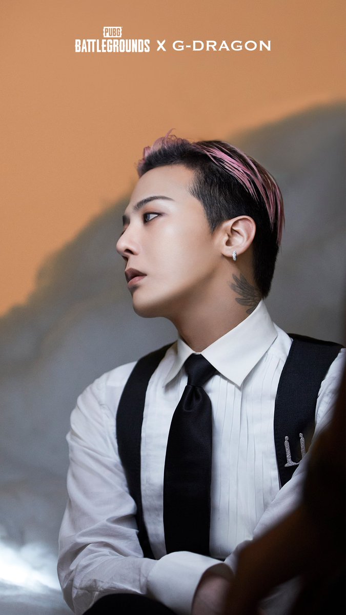 jiyongvamp's tweet photo. HOW THE HELL DOES SOMEONE JUST LOOK LIKE THIS WTF?????? https://t.co/f5JZefQEy2