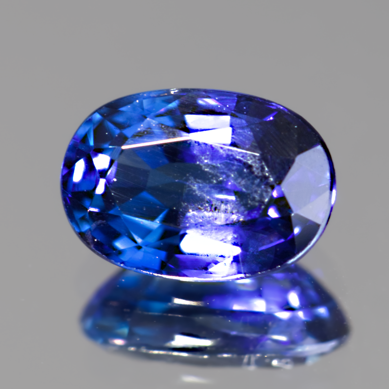 今週末販売の写真が上がってきましたので、ちら見せ行きます！！

①噂の最高級血赤珊瑚！　カラーグレードはオックスブラッド！
②9月なのでちょっと大きめ謎石・青（≧▽≦）
③今月の目玉、日独さんでほぼ非加熱判定☆麗しの【還】ブルーサファイア！