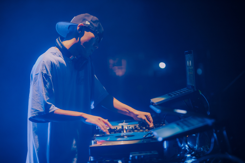 Spincoaster's tweet photo. 【NEWS】16FLIPの新作ビートテープ『Elixir』本日リリース
AkaiのMPC3000を使って制作した最後のビート集 https://t.co/PtggEgTLWG #16FLIP https://t.co/UFU896JIpx