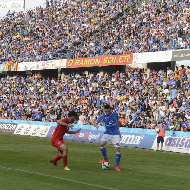 📷Acabo d'escoltar la Carme Valls i <a href="/CarlosEnjuanes/">Carlos Enjuanes</a> (que no tinc el gust de conèixer-los) dient a duo sobre el Camp d'Esports que l’ajuntament de Lleida "té el deure de protegir i defensar el seu patrimoni” Fantàstic! per fí manifesten publicament el que tots pensem però...(I)