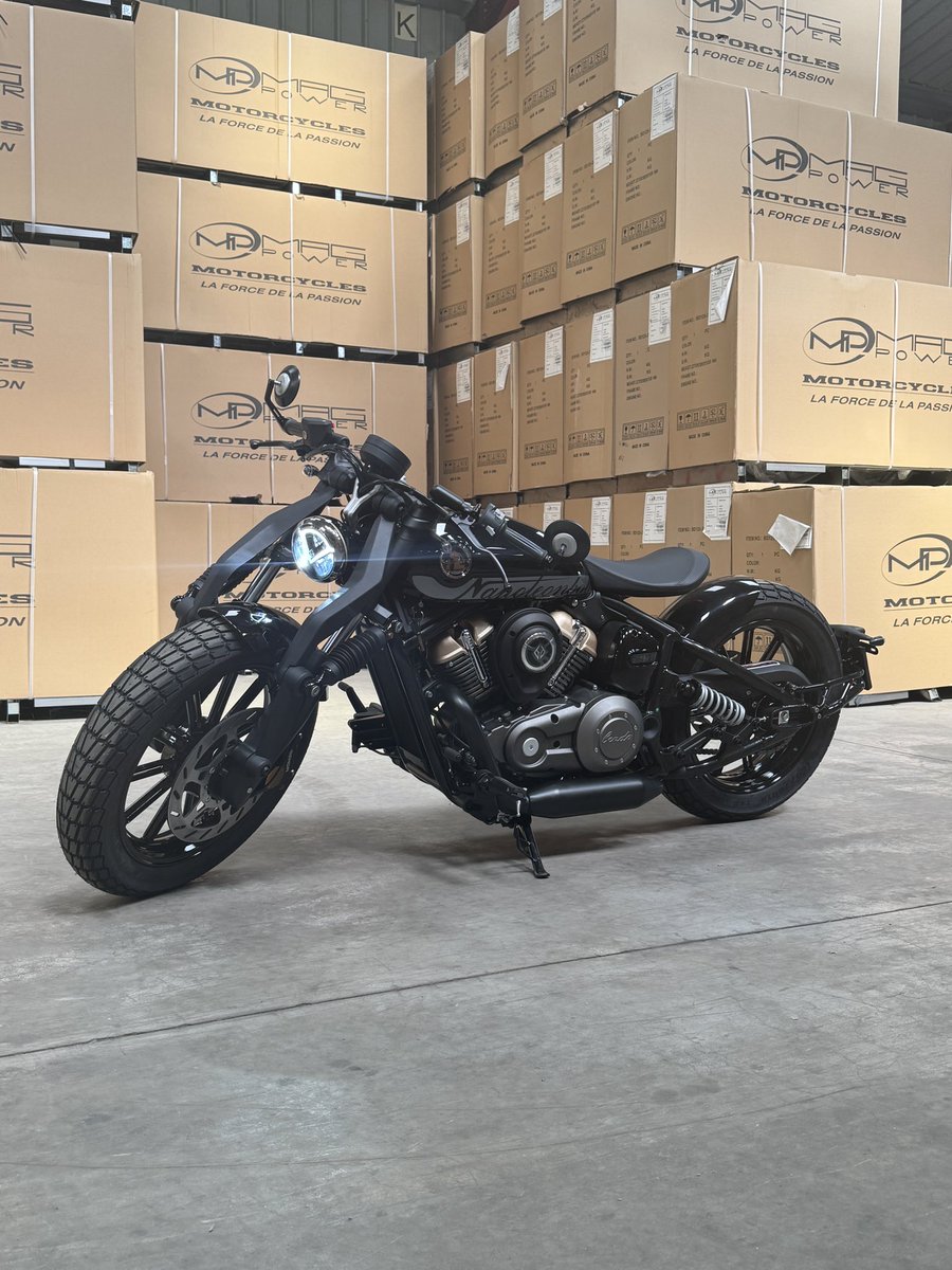 V A L O O T R E 🦦 tweet media