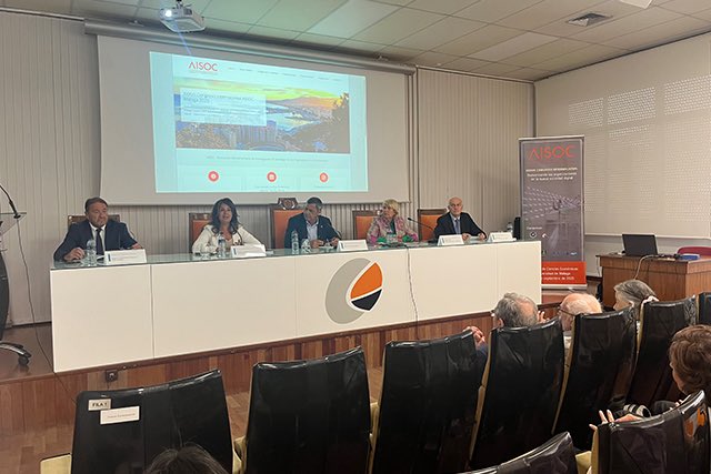 El XXXVII Congreso internacional AISOC se reúne en la Facultad de Económicas.
Intercambiar ideas, abrir redes colaborativas y avanzar en investigaciones transnacionales en el ámbito de la Sociología son los tres objetivos de este congreso.

Artículo completo en NOTICIAS UMA.