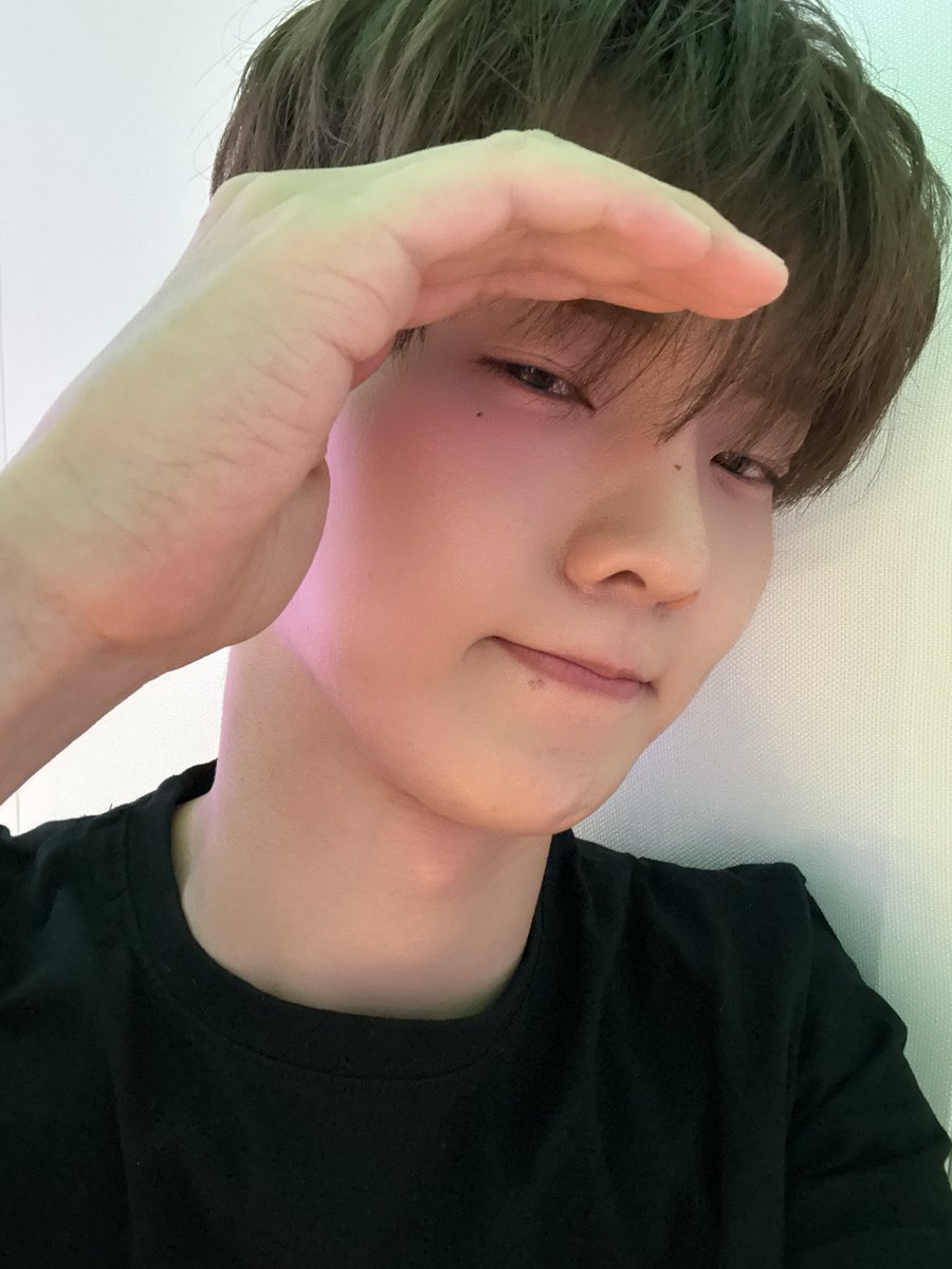 babobabQ's tweet photo. 쌍커풀에머리카락낑김 https://t.co/7s99ETRMBz
