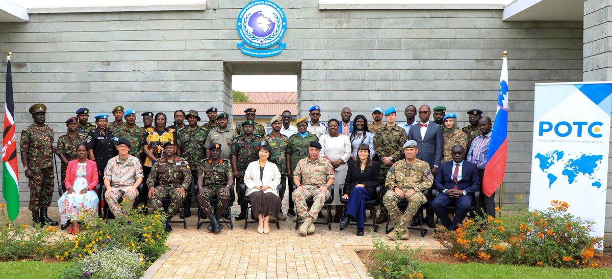 🇸🇮 Slovenian Amb. Kristina Radej visited participants of The Comprehensive Protection of Civilians Course in Nairobi, Kenya 🇰🇪, co-organized by Peace Operations Training Centre <a href="/POTC_Slovenia/">POTC - Peace Operations Training Centre</a> and met with Slovenian trainers and coordinators on the project.

@NMusar @VladaRS