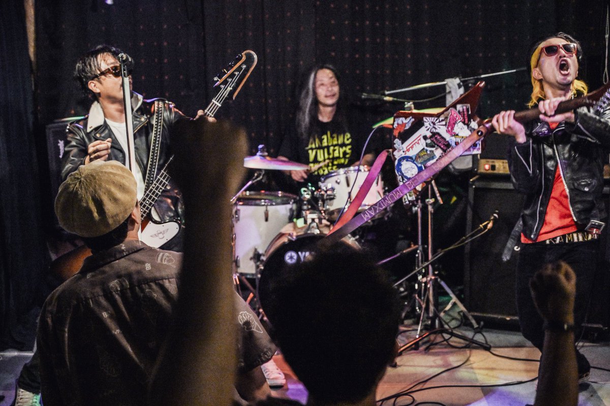 行くぜ新潟マブダチシティ！
ヨロシクです！

[ブタイメクラギグVol.7]

2025.11.3(MON) at WOODY
open 15:00  
ticket ¥2,000+1D

・AKABANE VULGARS ON STRONG BYPASS
・THUNDER TOMAHAWK
・オルガ3
・EVE
・MOUSTACHE KIDS
・TEST ERECT
・DJ ROCK'N'ROLL MAGIC (MARKY.yokoni!)

Photo by 凹凸堂