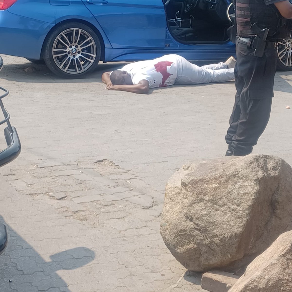 [BREAKINGSTORY] 
A SUSPECT who allegedly Hijacked a BMW Vehicle was shot and injured   at 19th Avenue Alexandra by private security company.