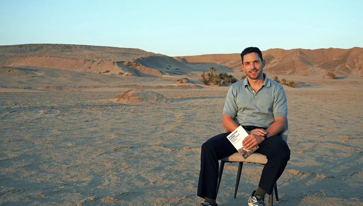 🗨️"El franquisme no va generar cap estil arquitectònic, no hi va tenir cap interès".

🗞️ Al #Sàpiens de setembre <a href="/CaterinaUbeda/">Caterina Úbeda</a> entrevista a <a href="/sergimiquel/">Sergi Miquel Valentí</a>, autor de 'Arquitectura y poder' (<a href="/arpaeditores/">Arpa Editores</a>).
sapiens.cat/sapiens-282/se…