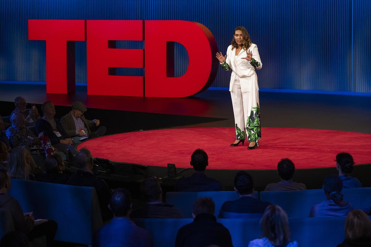Professor Myriam Sidibe Returns to TED Global Stage With Talk on Business Models for Social Impact

impactnews-wire.com/professor-myri… <a href="/Myriam_Sidibe/">Myriam Sidibe</a> 
#business #socialimpact #impact #tedtalk
