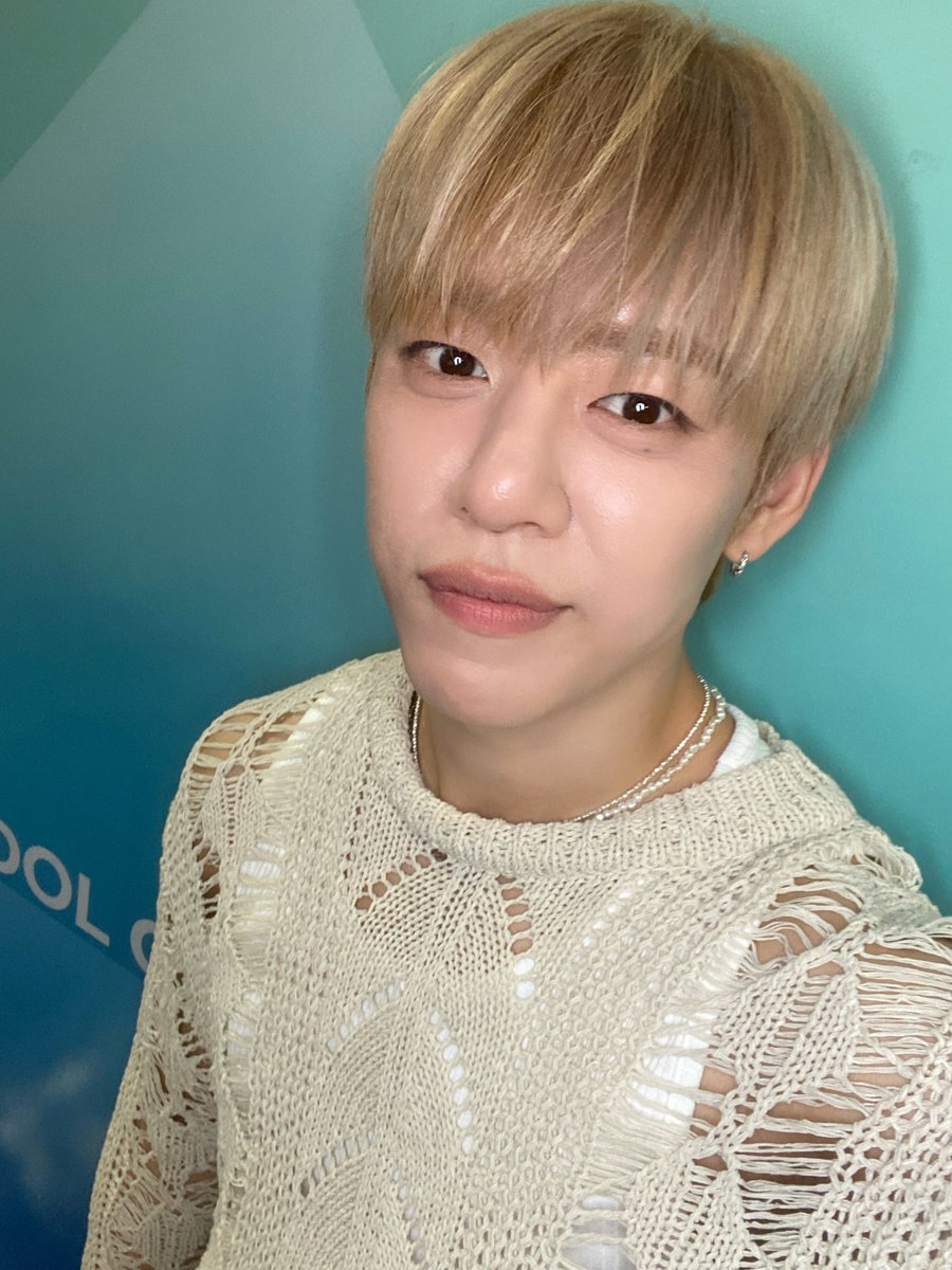 [📸]
2025.09.10
@ MBC M #쇼챔피언

손뽀뽀😘 엔딩요정 댛니🧚
쇼! 챔피언 무대 완료✔️

#정대현 #JUNGDAEHYUN
#郑大贤 #チョンデヒョン
#행로 #行路