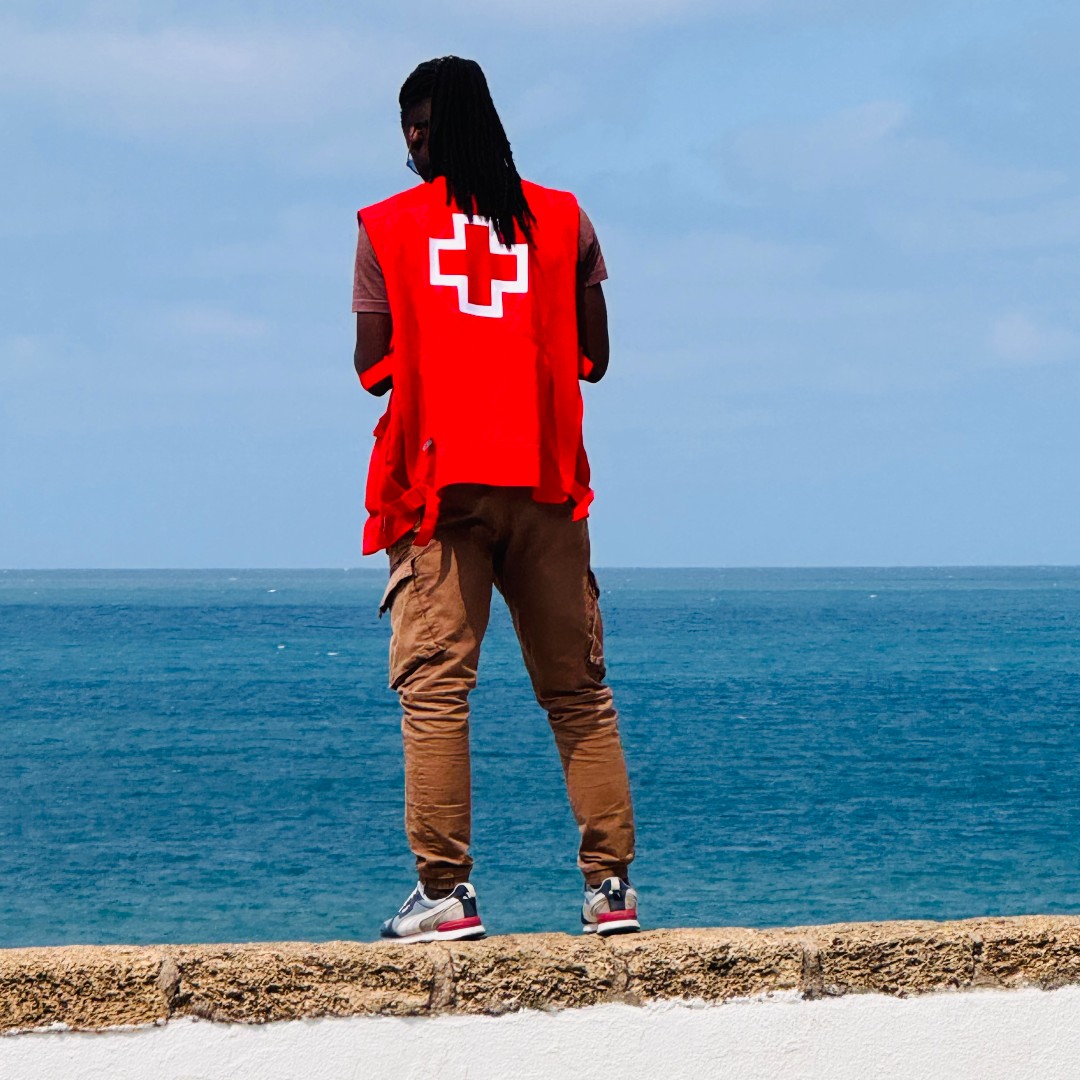 Detrás de cada chaleco rojo hay una historia.
Ser voluntario en Cruz Roja es elegir tender la mano, incluso cuando nadie lo ve