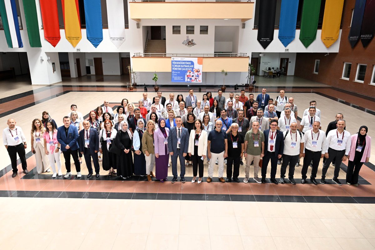 SubuOfficiall's tweet photo. 👔📝 Anadolu Üniversitesi ev sahipliğinde Eskişehir’de düzenlenen Yükseköğretimde 5. İnsan Kaynakları Yönetimi Çalıştayı’nda yer aldık.

Detaylar 👇
🔗 https://t.co/pGVDEWeG0u https://t.co/t3WHV5j6of