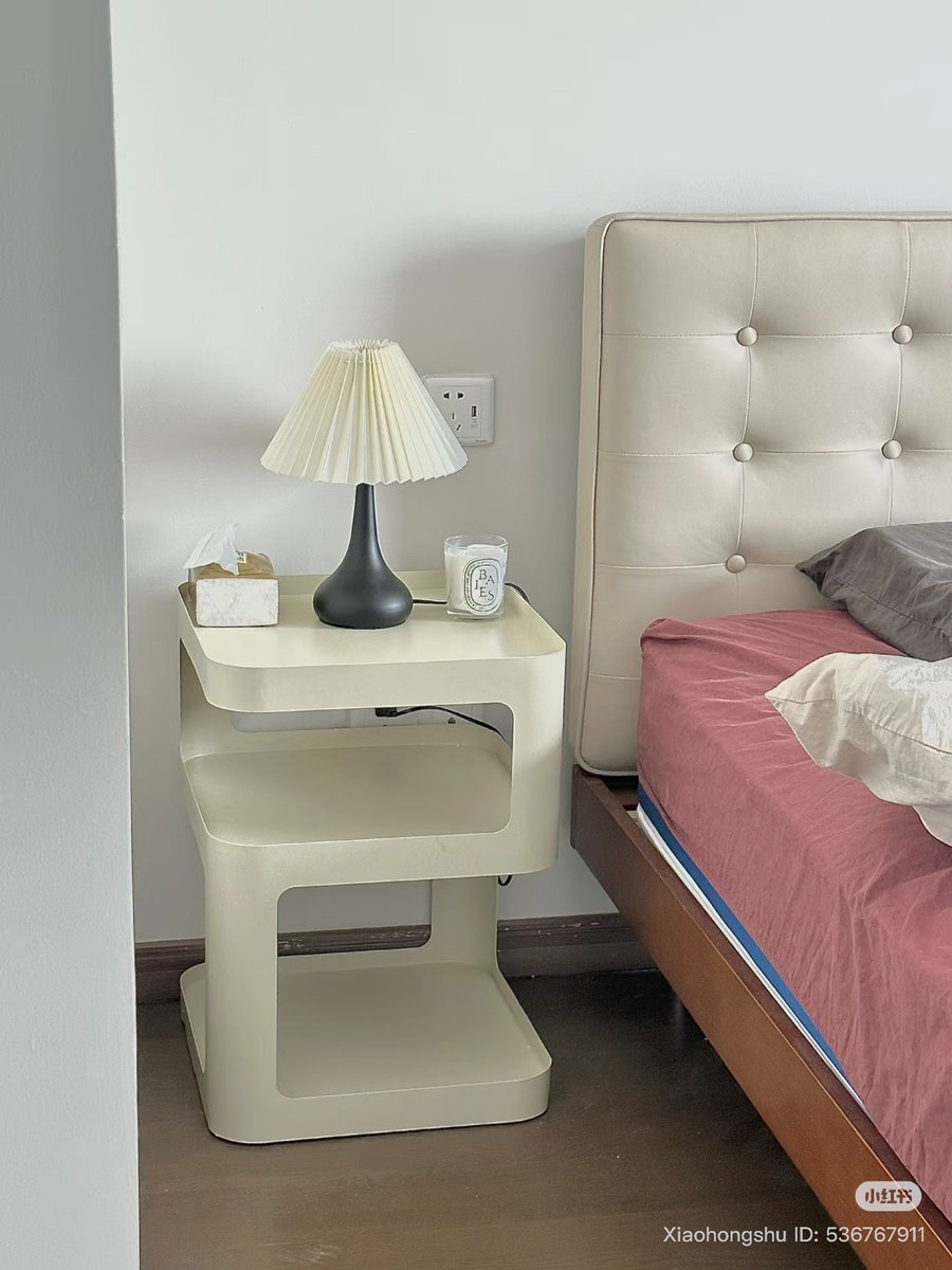 girlboss tweet media