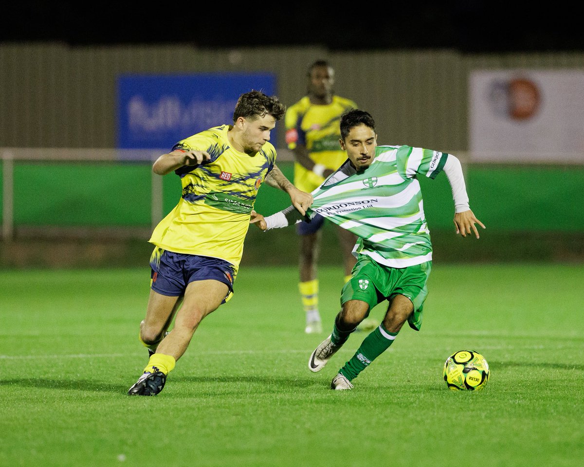 isthmian.co.uk/articles/five-… Five goal Yachtsmen are our big Tuesday winners

Abbotts go second, Wroxham fourth, Gorleston climb to seventh and Takeley get their first win

Image: <a href="/Mand_davies5/">Mandy Davies</a> 

#IsthmianLeague #PitchingIn
