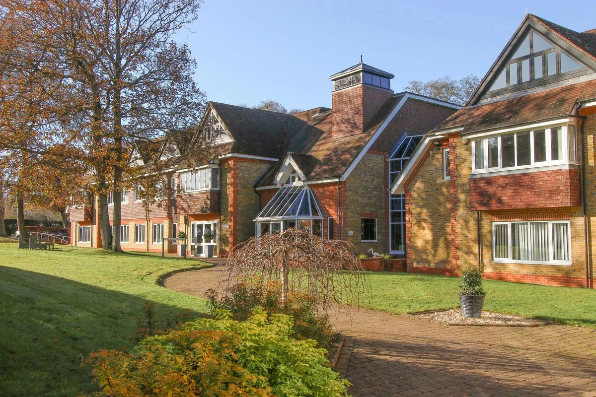 Now Available: First Floor Office Premises, Oak House. Up to 4,850 sq ft. #Godalming #ToLet #Office #ServicedOffice #OwenIsherwood owenisherwood.com/property/first…