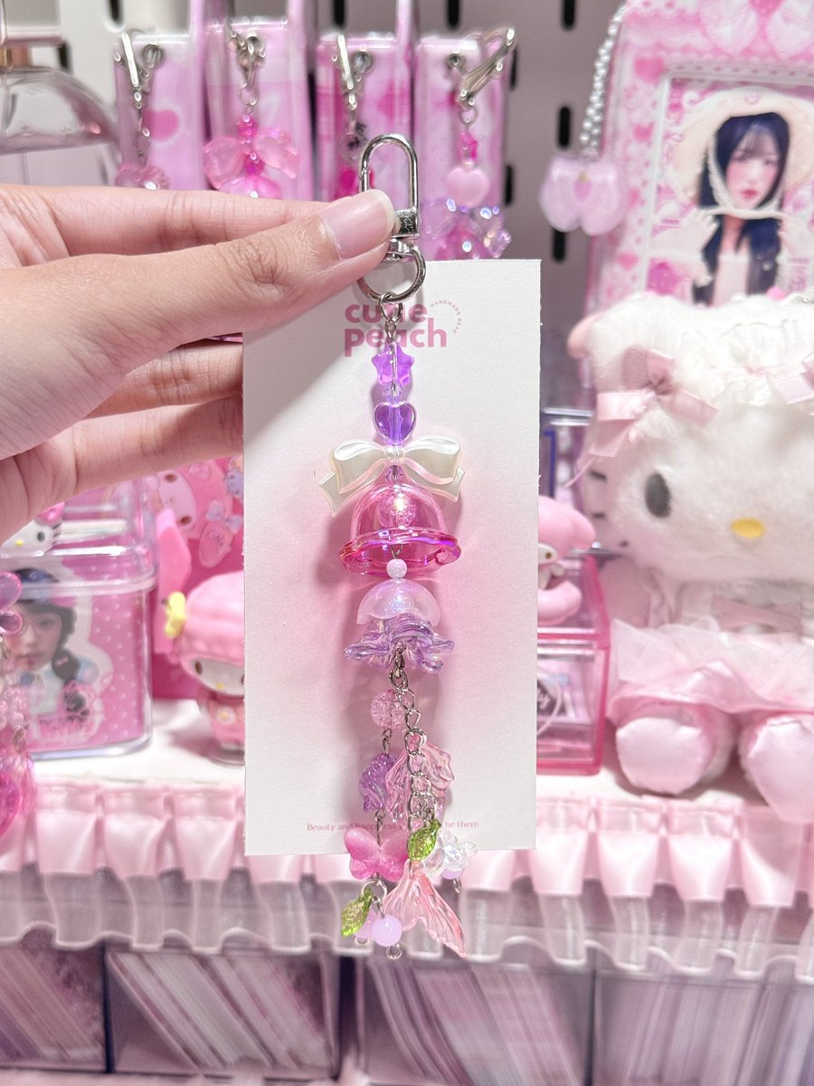 peachtoyouxr's tweet photo. 🙌🏻🎀 พวงกุญแจลูกปัดห้อยแฟ้ม แมงกะพรุน 🪼

🧸𓏔 ราคา 65 บาท

ค่าส่ง 35.-

👉🏻💟 สนใจเดมมาขอดูเพิ่มเติมได้นะคะ

#พวงกุญแจลูกปัด #hanmade #ตลาดนัดแฟ้มการ์ด #ตลาดนัดbus #ตลาดนัดive แฟ้ม #อุปกรณ์แพ็คการ์ด https://t.co/W4LPoNMH00