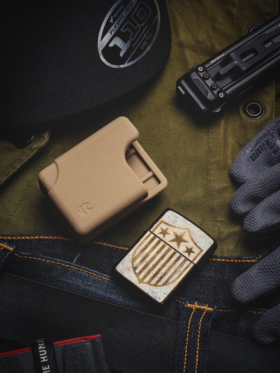TACTICALGEEK_US's tweet image. TACTICAL_GEEK TX11 – Keep it close, keep it safe 👖💥
 Slide your lighter onto your belt and light up in style. 🔥💼
#tacticalgeek #edcpatch #zippolighter #edcorganizer #gear #edcgear #edc #zippokydex #everydaycarry #everydaycarrys #edcpouchs #zippo #urbancarry #zippoholster