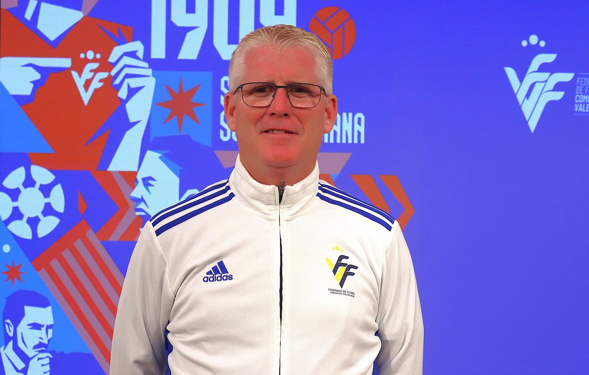 FFCV_info's tweet photo. SELECCIÓ |

🎓 Este es el cuerpo técnico de la Selecció Valenciana masculina de fútbol para la temporada 25/26

🤩 @Palop1 es el nuevo seleccionador de la Copa de las Regiones @UEFA 

🙋‍♂️ J. A. Camacho (sub12) | @adrianm_16 (sub14) | @paco_md78 (sub16)

📎 https://t.co/Uk2AeIuzxw

#SomValenciana🔹🔸❤️ #somFutbol