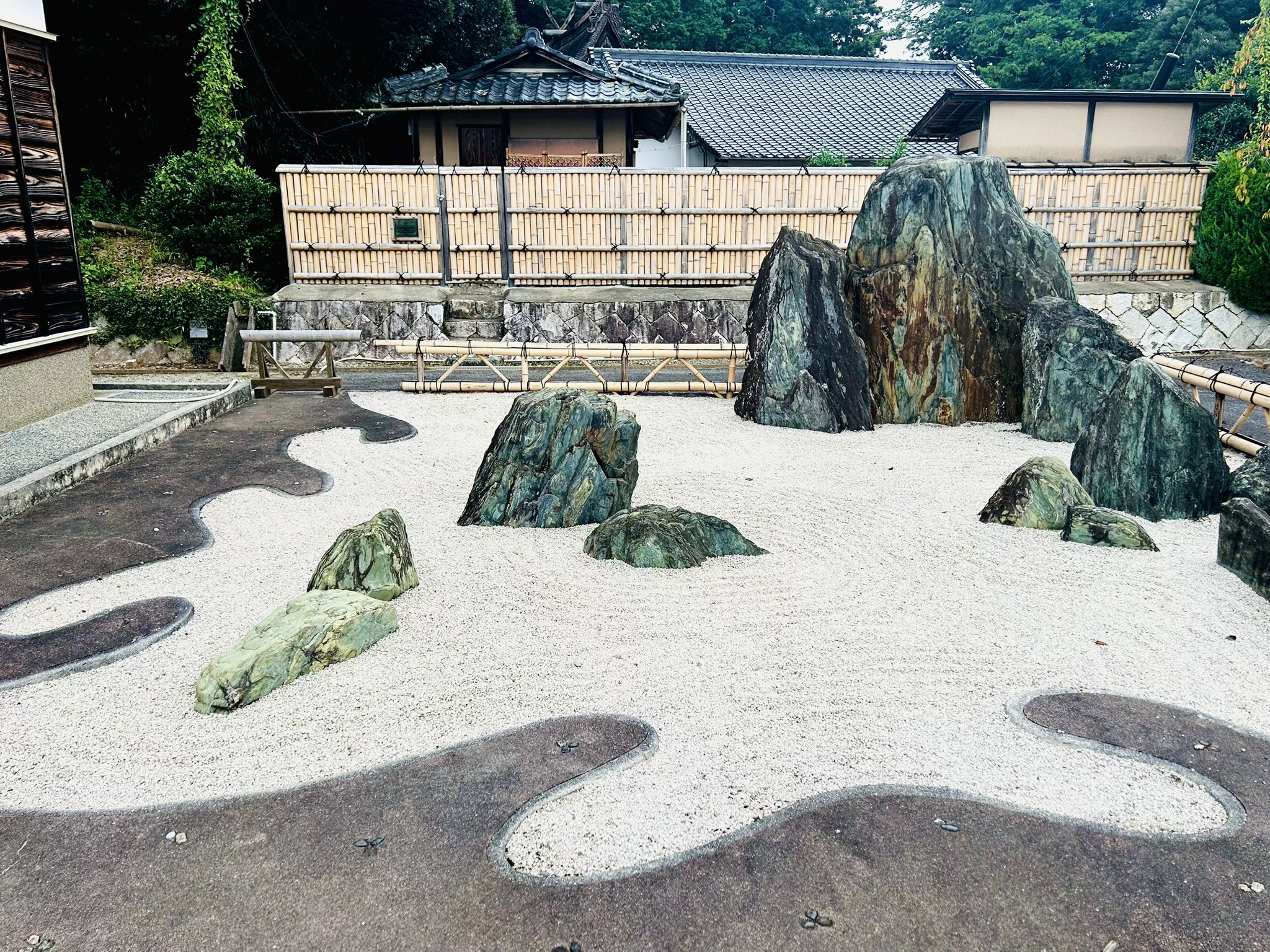 作庭家 重森三玲 掛軸 書 「天下奇特の事」合わせ箱 ￥8000 作庭家 重森三玲 掛軸 書 「天下奇特の事」合わせ箱 ￥8000 重森