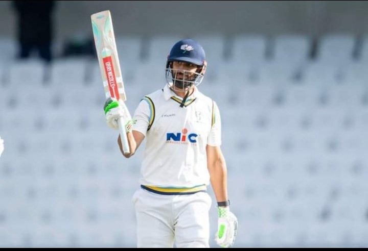 12000* First-Class Runs for test captain Shan Masood. 👏🏻 

He becomes the 43rd Pakistani to score 12000+ runs in red-ball cricket. 🇵🇰