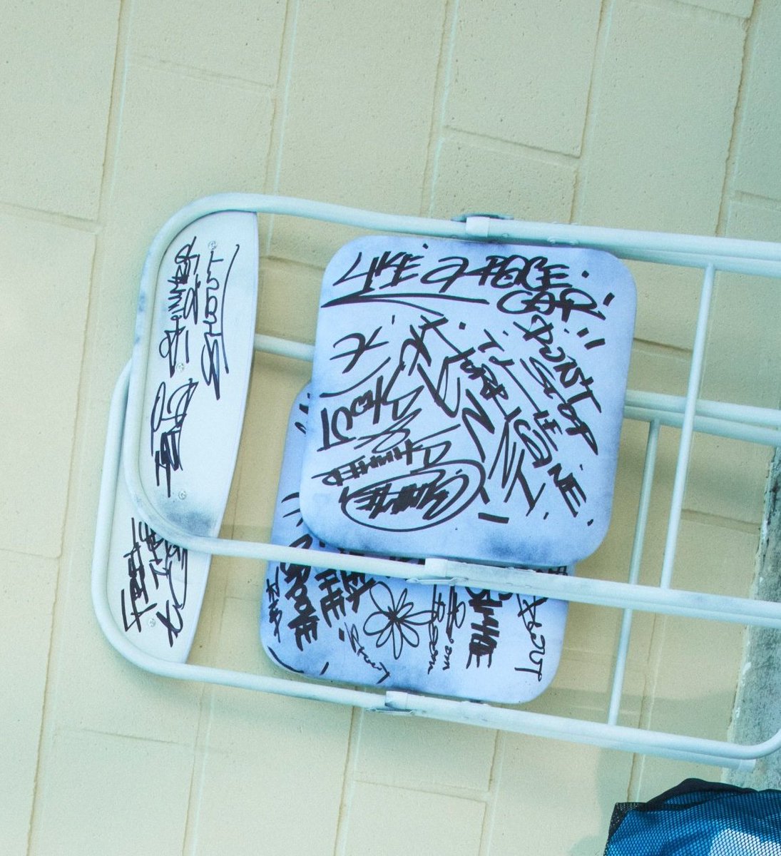 ryuupaws's tweet image. Hints/Lyrics we got from 'Not Just Pretty' Concept Photos today : 

- MAMMA MIA ! You wanna be like me
- Feel The Groove 
- Don't Stop The Hurricane 
- Shimmer &amp;amp; Shout 
- Gimme ! Gimme ! 
- Like a RaceCar