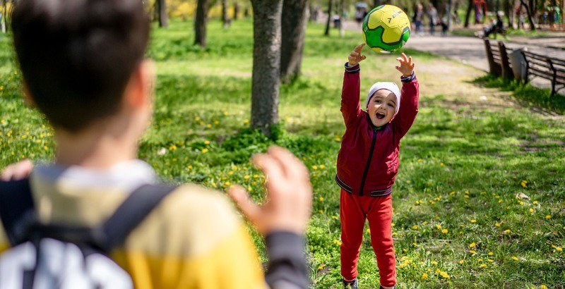 UEuropeaPrensa's tweet photo. ➡️🎼La coordinadora del grado en Magisterio de Educación Infantil de la @UEuropea, Ghada Aboud señala que las actividades escolares bien elegidas pueden impulsar la inteligencia emocional de los niños.
#desarrolloevolutivo #actividadesextraescolares 
https://t.co/KVwKSHYoFE https://t.co/ajOBakl51O