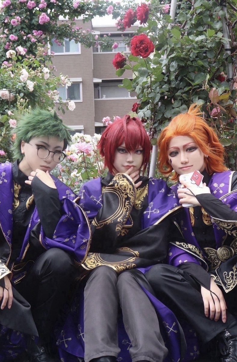 【twst_cosplay】
バラ園で3人で撮っていただいた写真🙌
とっても嬉しかったです🥰✨
ありがとうございました！！

📸:恋奈さん（<a href="/Renasphoto/">れなのふぉと📸</a>）
#れなのふぉと
#スタジオルシエル