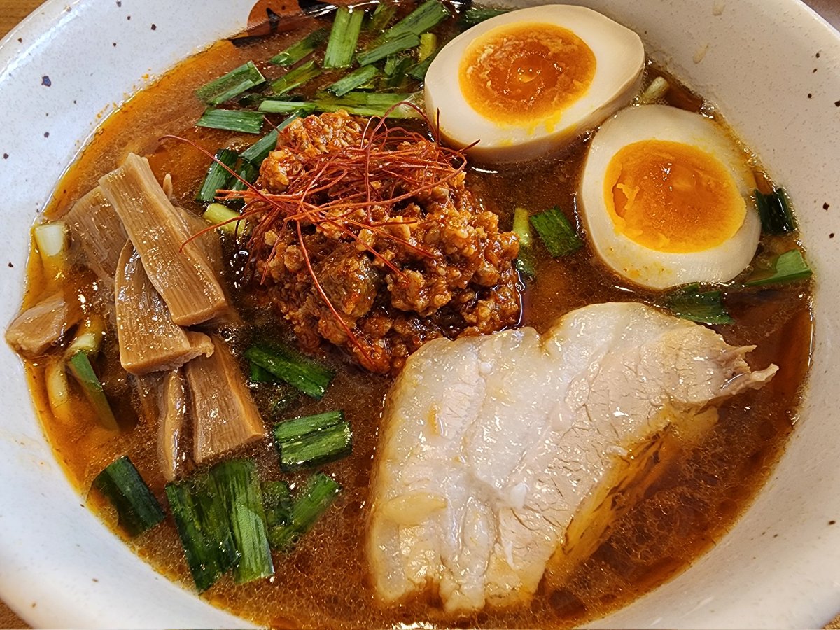 ode10265new's tweet photo. #らーめんかいじ@仙台市_市名坂
《かいじの濃厚牛骨台湾らーめん》

うまゃー🍥🍥🤩　八角が最後まで、
良い役割果たしてますね♥
辛さ2🔥🔥でしたが、次は🔥🔥🔥UPが
合うかも⁉️油で一体感が出てて🍜
良いーですね‼️
美味しく腹パン🌟ご馳走さまでした！🤗

#宮城県　#仙台市　#ラーメン　#つけ麺 https://t.co/Gk2tajaKdr