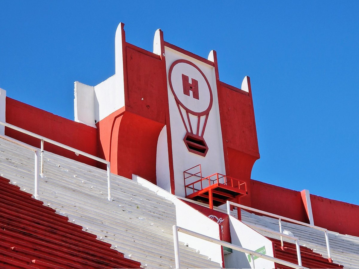 Roylovesfooty's tweet image. That trip the following day to take some pictures of the outside of Estadio Tomás Adolfo Ducó, known as El Palacio, after a rainy matchday experience, was worth it. I&apos;m normally not lucky enough to find an open door, but did that day.

#VamosGlobo #HuracánYNadaMas #VamosQuemeras