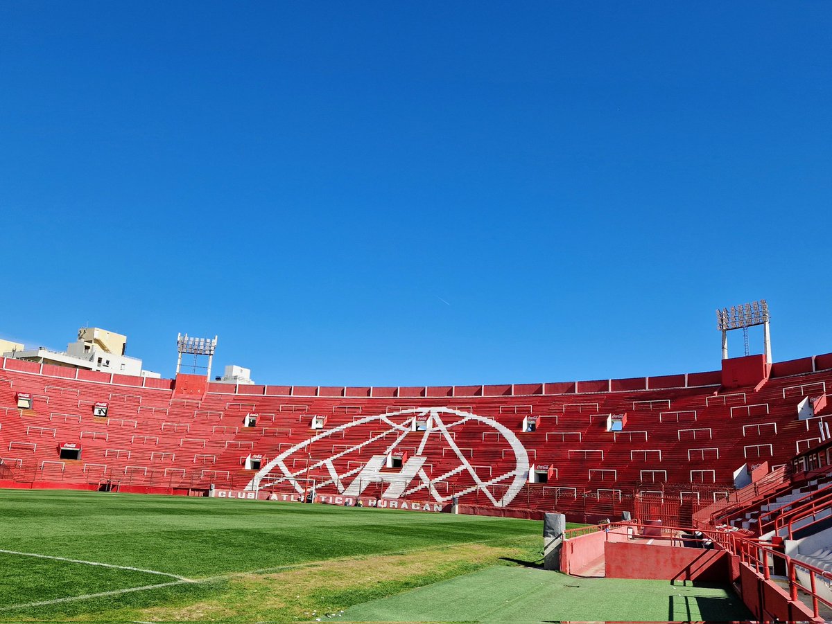 Roylovesfooty's tweet image. That trip the following day to take some pictures of the outside of Estadio Tomás Adolfo Ducó, known as El Palacio, after a rainy matchday experience, was worth it. I&apos;m normally not lucky enough to find an open door, but did that day.

#VamosGlobo #HuracánYNadaMas #VamosQuemeras