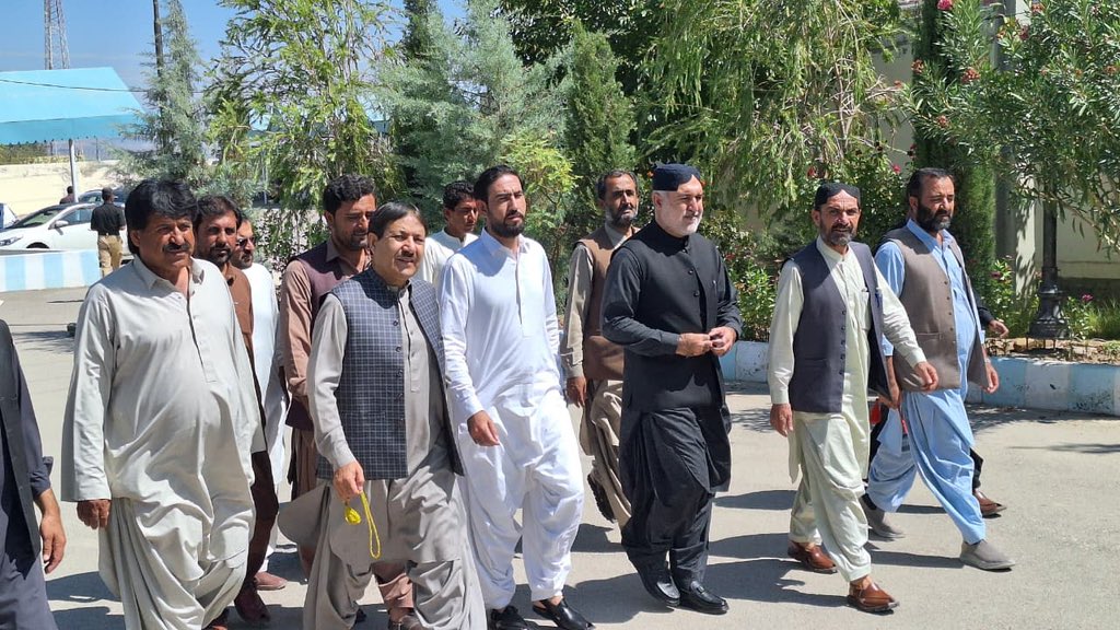 تاریخ: 10 ستمبر 2025
مقام: قلعہ سیف اللہ
ڈسٹرکٹ سیشن کورٹ قلعہ سیف اللہ میں ایک اہم فیصلہ سامنے آیا، جس میں #ANP کے صوبائی صدراصغر خان اچکزئی #PNAP کے صوبائی صدر نصر اللہ خان زیری، ضلعی صدر حاجی محمد کاکڑ، حاجی عبدالمالک کاکڑ، گل شیر پشتون #PTM کے رہنما فتح محمد، روزی خان ایثار،