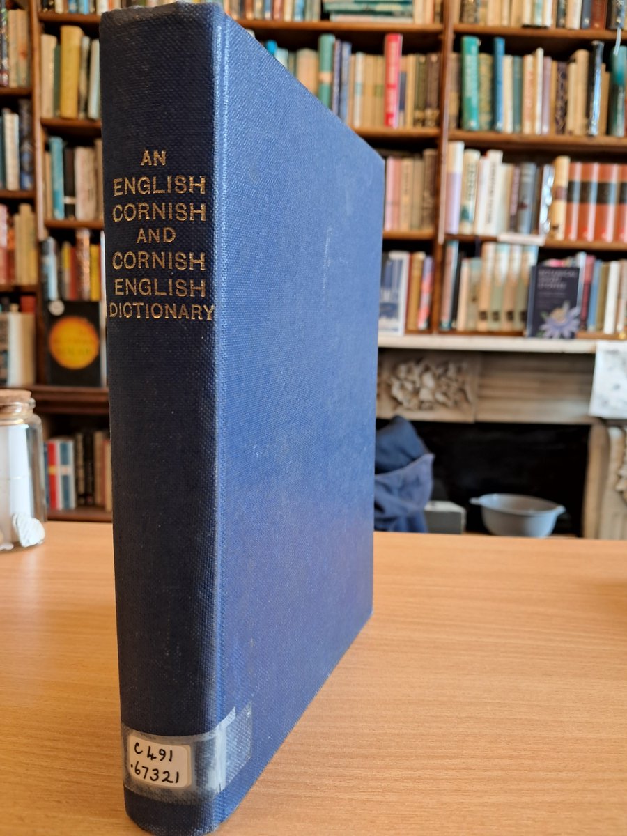 morrablibrary's tweet image. With ‘back to school’ in mind - have you ever wanted to refresh your Cornish?

For example, published in 1978 by The Cornish Language Board, has notes written in adding the word for academic, near the section that explores words for school.

#collections #cornishlanguage #learn