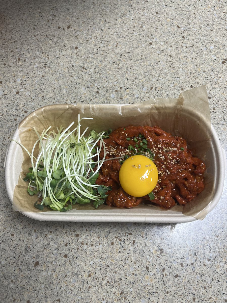 오늘은 그냥 육회먹는날..🥲